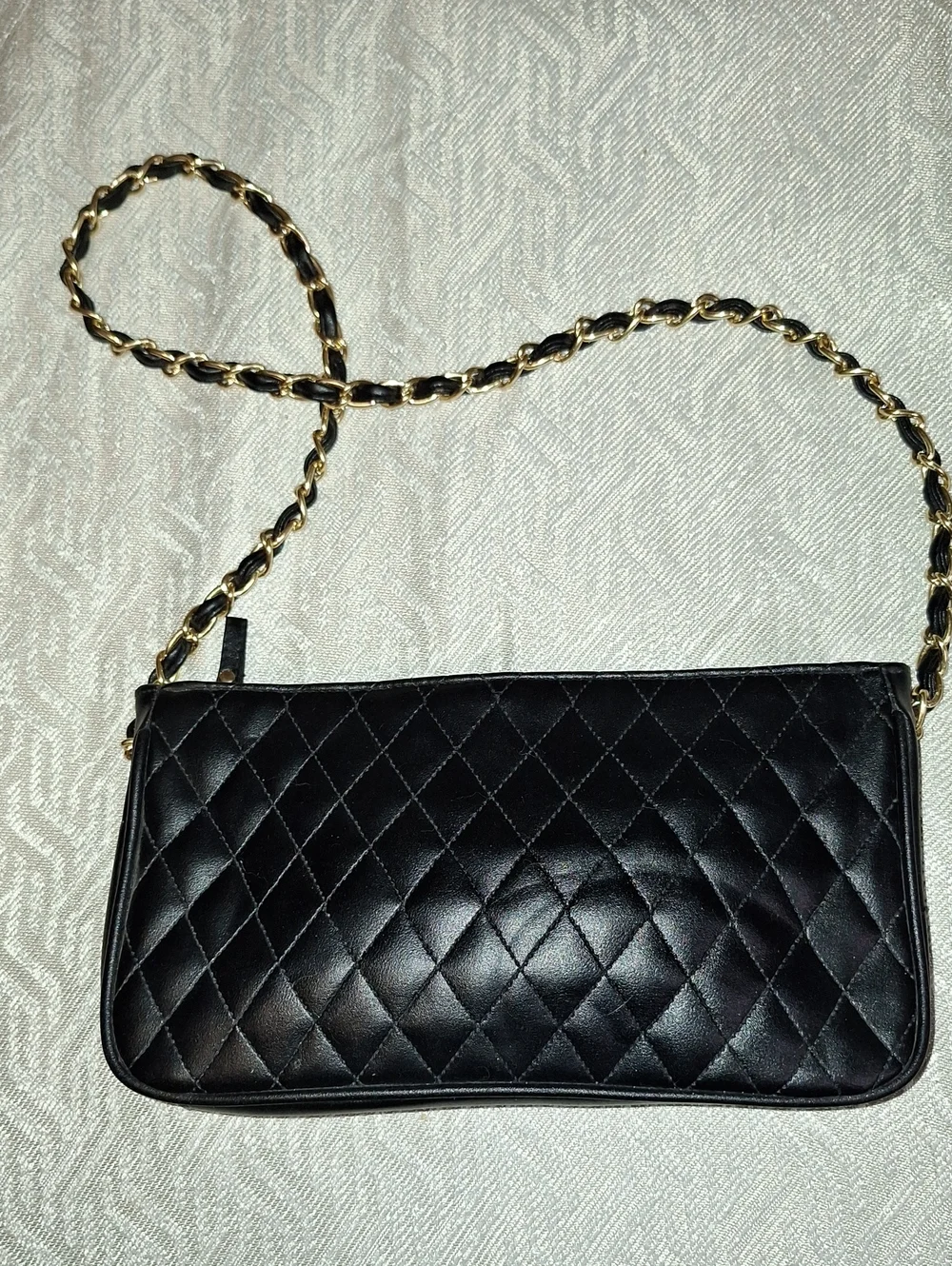 SIGNATURE CLUB A -Classic Quilted Black Chain Shoulder Bag